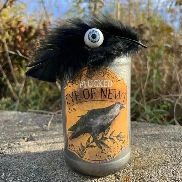 NEW “PLUCKED EYE OF NEWT” Halloween Apothecary/Potion Jar/Bottle with feather - Picture 7 of 10